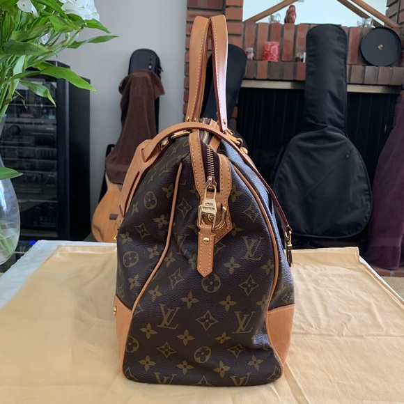 LOUIS VUITTON Monogram Canvas Retiro GM Bag - Picture 3 of 16